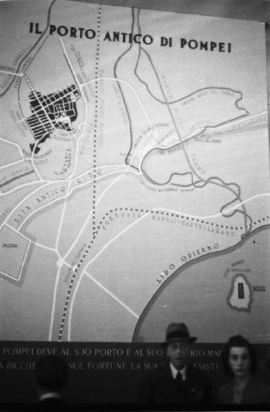 Prima Mostra Triennale delle Terre Italiane d'oltremare - padiglione Roma - cartina geografica con pianta del porto di Pompei