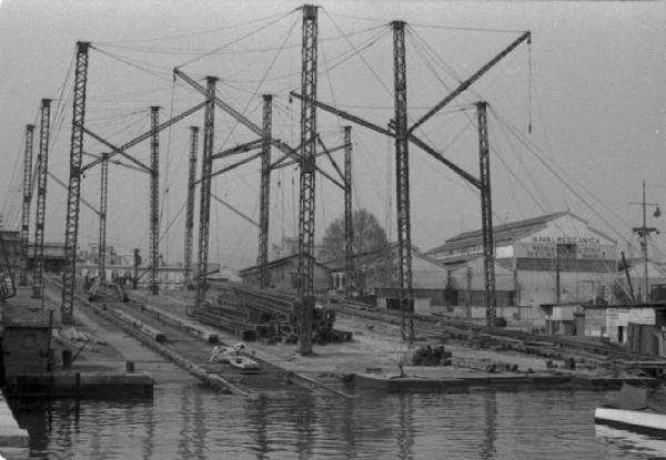 Porto di Napoli. Cantiere navale - infrastrutture
