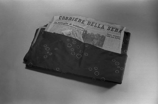 Valigia Bombacci - NÃ©cessaire di Benito Mussolini. Una copia del "Corriere della sera" conservata dal dittatore