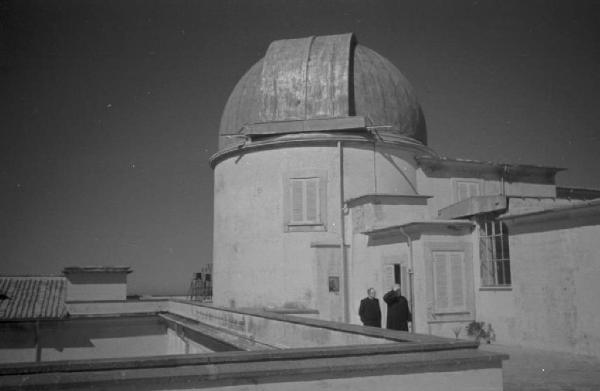Castel Gandolfo. Specola Vaticana - Padre Stein sulla terrazza dell'osservatorio astronomico
