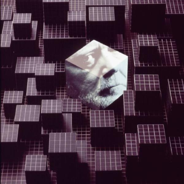 Klaustrofobia. Ritratto maschile - autoritratto dell'artista "Cubo" su fondale a cubi sfalsati