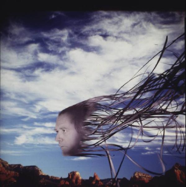 Klaustrofobia. Ritratto maschile - autoritratto dell'artista "Medusa" proiettato su fondale "Arizona"