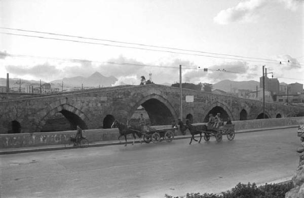 Itinerario Garibaldino. Palermo - Ponte dell'Ammiraglio - Carro trainato da cavallo