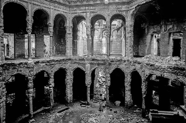 Balcani. Assedio di Sarajevo 1992-1996 - Biblioteca Vijecnica - Bombardamento - Edificio distrutto