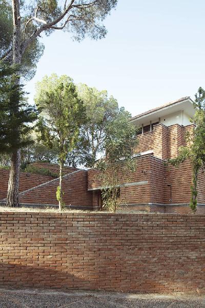 Atlante. Cefalù - Casa Mitra (architetti Pasquale Culotta, Giuseppe Leone, 1968-1970) - Esterno edificio - Giardino