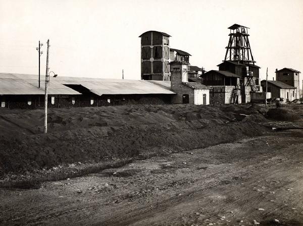 Ribolla - Miniera di lignite - Impianti di trattamento e pozzo di estrazione