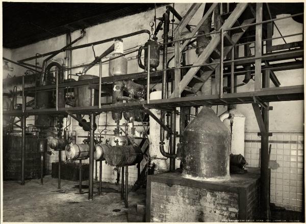 Linate - Stabilimento tartarici - Impianto di distillazione grassi