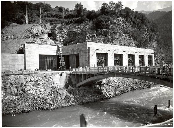 Bressanone - Centrale idroelettrica - Ponte sul fiume Rienza - Ingresso