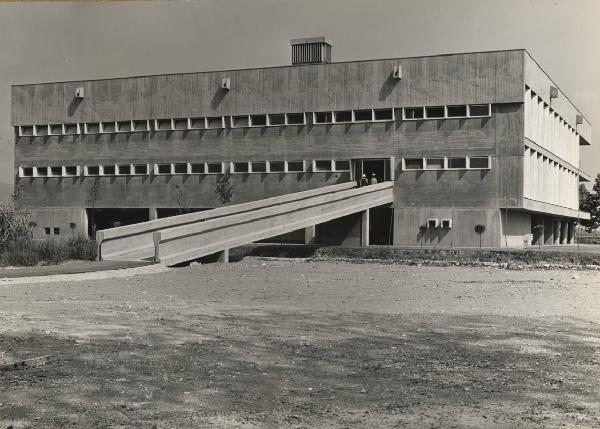 Viareggio - Laboratorio marmi - Edificio per uffici