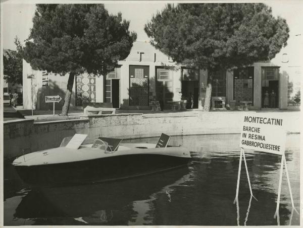Palermo - Fiera del Mediterraneo del 1956 - Esposizione Montecatini - Imbarcazione in resina gabbropoliestere