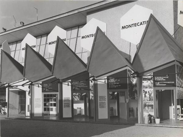 Bolzano - Fiera campionaria internazionale del 1960 - Esterno del Padiglione Montecatini