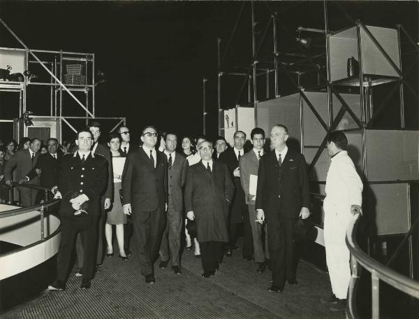 Milano - Fiera campionaria del 1965 - Padiglione Montecatini - Visita autorità - Ministro degli esteri Amintore Fanfani