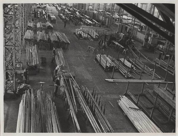 [Porto Marghera] - [Lavorazione Leghe Leggere] - Stabilimento produzione alluminio - Veduta - Operai
