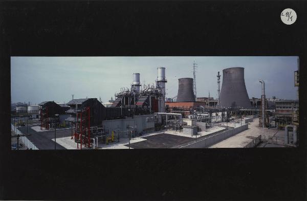 Porto Marghera - Centrale termoelettrica di Marghera Azotati - GVR (generatori di vapore a recupero) - Torri di raffreddamento - Veduta