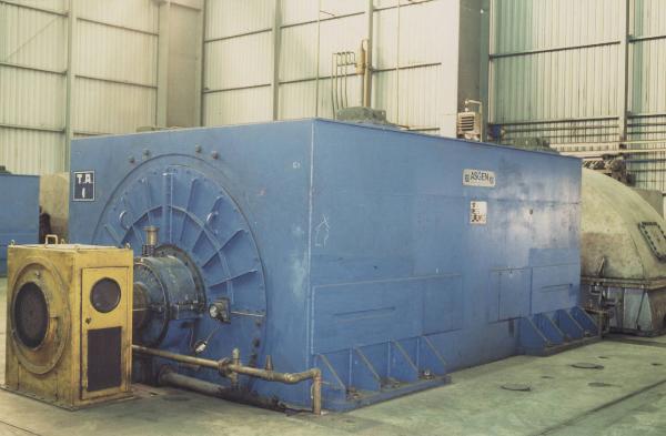Piombino - Centrale termoelettrica 2 (CET2) - Sala macchine - Turboalternatore - Generatore - Turbina