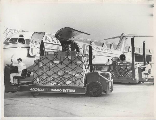 Alitalia Cargo System - Spedizione aerea - IME spa (Industria Macchine Elettroniche) - Calcolatrici elettroniche IME