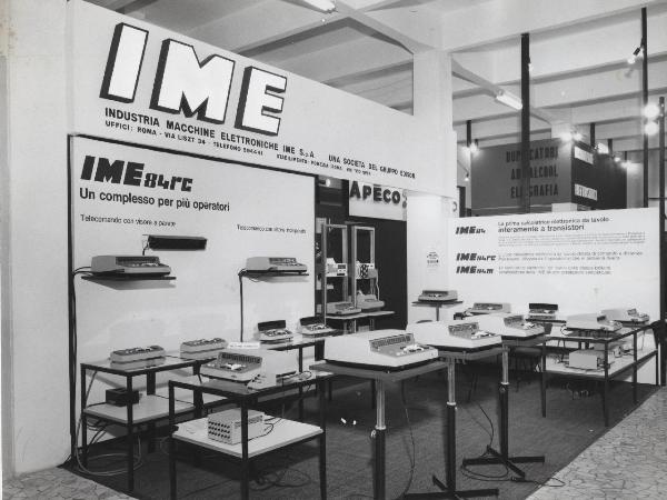 Milano - Smau - IME spa (Industria Macchine Elettroniche) - Esposizione prodotti - Calcolatrici elettroniche sistema IME 84