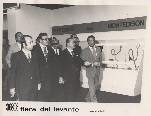 Bari - Fiera del Levante del 1972 - Padiglione Montedison - Visita autorità - Gennaro Papa - Fibre