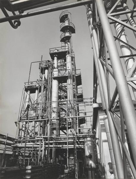 Viguzzolo - ROL (Raffineria olii lubrificanti) Spa - Impianto di raffinazione - Torri