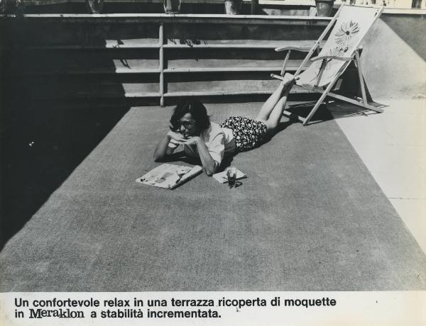 Ravenna - Fibre sintetiche - Polipropilene - Meraklon - Terrazzo di un albergo - Moquette - Donna