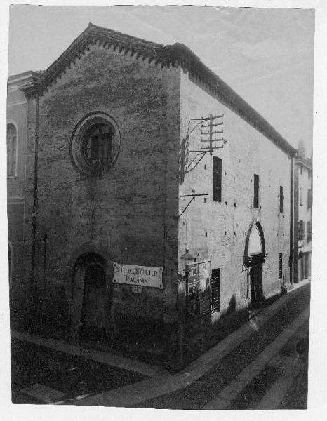 Architettura - Mantova - Chiesa di S. Maria della Vittoria - facciata e fianco meridionale - periodo utilizzo come studio scultura