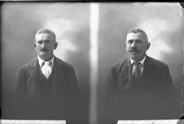 Uomo - ritratto - mezzo busto [committenza Pastorelli Mariano - Oriolo] [a destra]
Uomo - ritratto - mezzo busto [committenza Cavagna Luigi - Cervesina] [a sinistra]