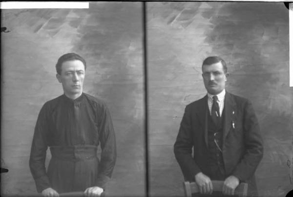Uomo - ritratto - mezzo busto [committenza Fascisti di Sannazzaro de Burgondi - Chiesa Settimo] [a destra]
Uomo - ritratto - mezzo busto [committenza Fascisti di Sannazzaro de Burgondi - Cassi Icilio] [a sinistra]