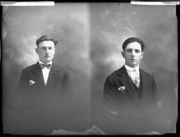 Uomo - ritratto - mezzo busto [committenza Camparo Costantino - Oriolo] [a destra]
Uomo - ritratto - mezzo busto [committenza Villani Daniele - S. Gaudenzio] [a sinistra]