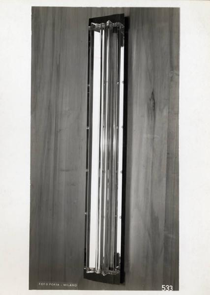 VII Triennale - Mostra dei metalli e dei vetri - Sala Fontanarte - Lampada con prismi di cristallo di Pietro Chiesa