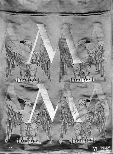 VII Triennale - Mostra dei tessuti e dei ricami - Sala di Vittorio Ferrari e del Gonfalone - Tessuto di seta "Imperiale"