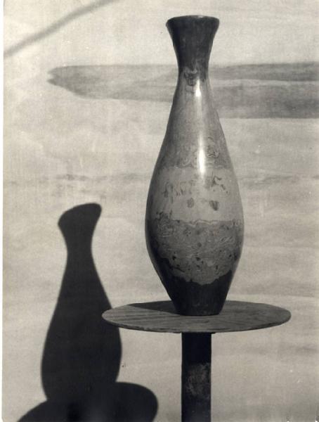 X Triennale - Mostra merceologica - Sezione A - Vaso in ceramica - Leon Ferrari