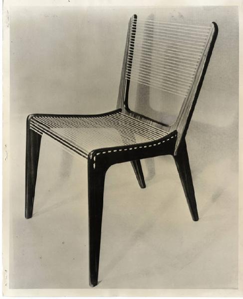 X Triennale - Canada - Sedia in legno con seduta e schienale in corde di nylon - Jacques Gullion