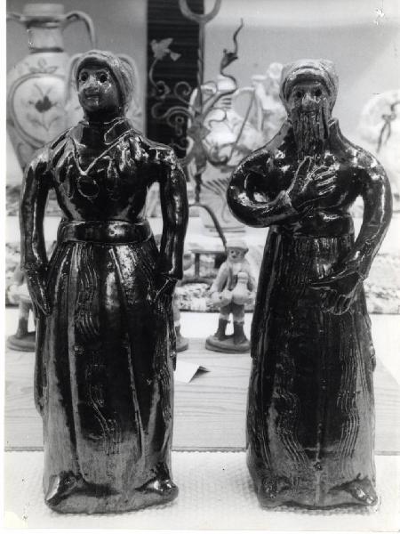 XI Triennale - Mostra delle Produzioni popolari italiane - Scomparto della Sicilia - Statuette in terracotta