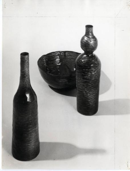 XI Triennale - Mostra delle Produzioni d'arte - Sezione dei metalli - Vasi e ciotola in rame smaltato