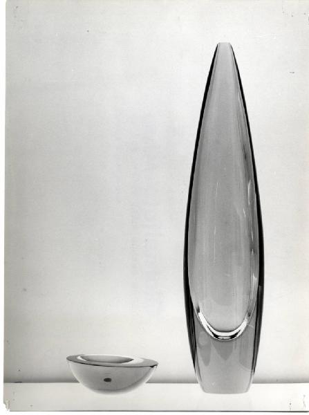 XI Triennale - Mostra delle Produzioni d'arte - Sezione del vetro - Portacenere e vaso in vetro colorato - Flavio Poli