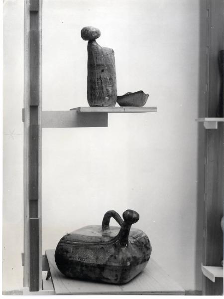 XI Triennale - Mostra delle Produzioni d'arte - Sezione della Ceramica - Ciotola e bottiglie - Guido Gambone