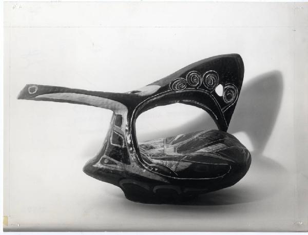 XI Triennale - Mostra delle Produzioni d'arte - Sezione della Ceramica - Vaso "scure" - Salvatore Meli