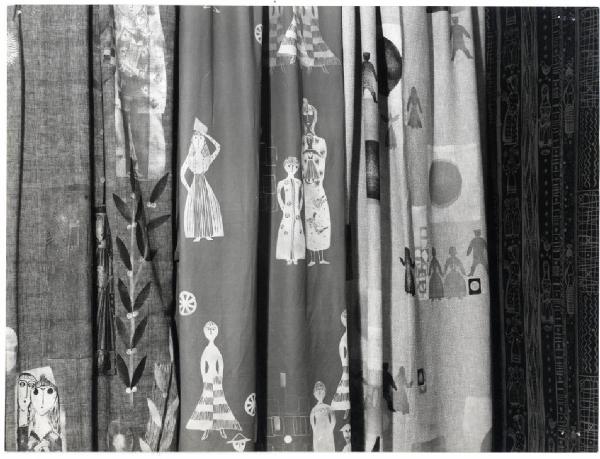 XI Triennale - Padiglione dei tessuti - Mostra delle Produzioni d'arte - Sezione dei tessuti - Personale di Irene Kowaliska