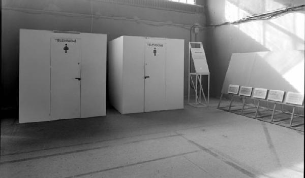 XVI Triennale - Primo ciclo - Lo spazio audiovisivo - Spazio reale-spazio virtuale - Installazione "Proposta per diurno"