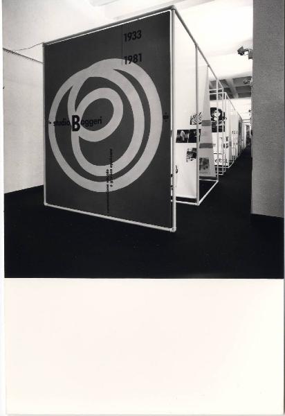 XVI Triennale - Secondo ciclo - La sistemazione del design - Lo studio Boggeri - Manifesto all'ingresso della mostra