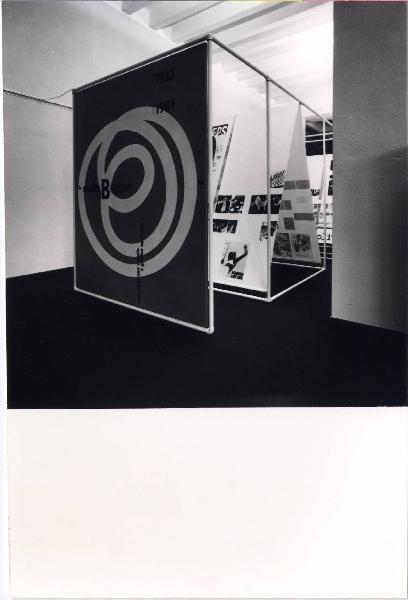XVI Triennale - Secondo ciclo - La sistemazione del design - Lo studio Boggeri - Manifesto all'ingresso della mostra