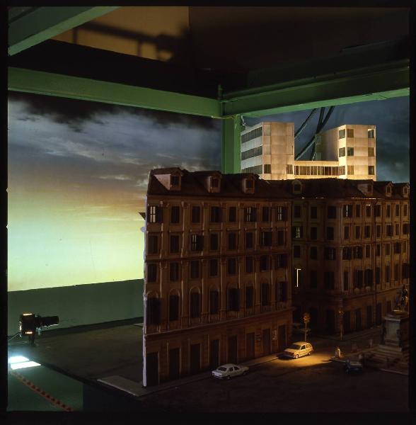 XVII Triennale - Le città del mondo e il futuro delle metropoli - Sezione introduttiva - Modelli in scala di edifici per riprese cinematografiche