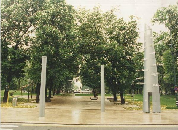 XIX Triennale - Mostra introduttiva esterna - La Triennale nella città - "Una piazza per la Triennale" di Pietro Derossi