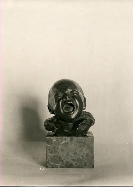 II Biennale - Sezione campana - Scultura in bronzo "bimbo che piange" di Bernardo Balestrieri