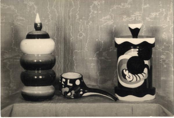 III Biennale - Sezione ligure - Sala di esposizione per ceramiche - Ceramiche della ditta Mazzotti