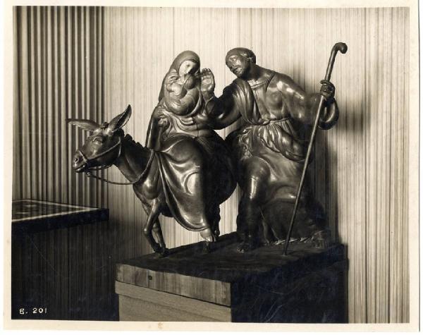 IV Triennale - Mostra di arte sacra - Gruppo statuario "la fuga in Egitto" di Giovanni Manzoni