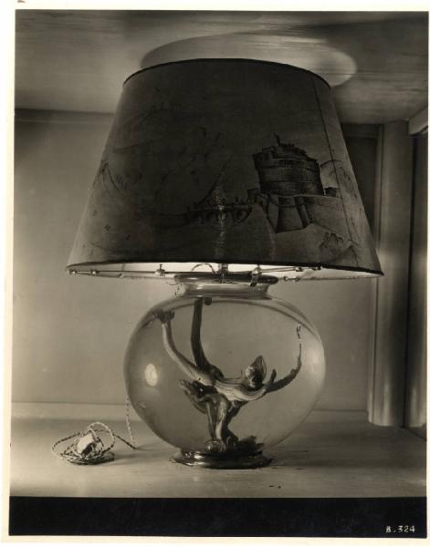 IV Triennale - Galleria dell'illuminazione - Lampada di Venini S.A., disegno di Napoleone Martinuzzi