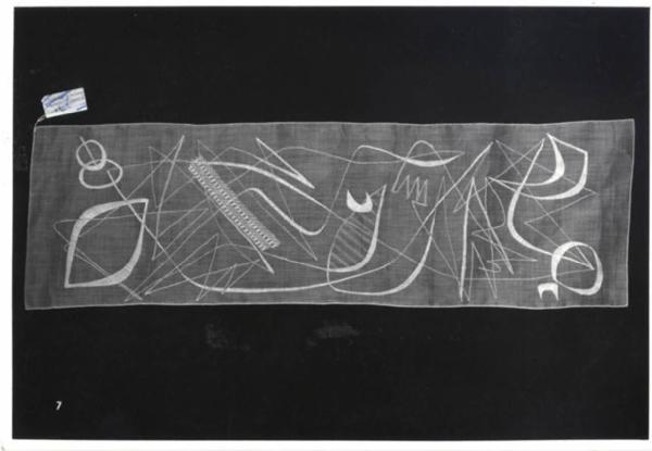IX Triennale - Mostra dell'E.N.A.P.I. - Centrotavola in organdis disegnato da Giorgio Quaroni