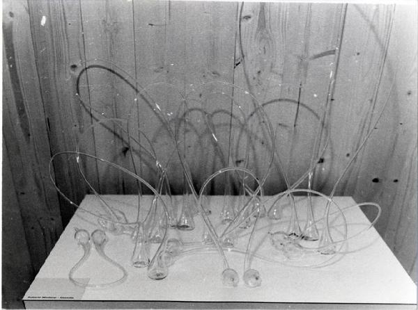 XV Triennale - Sezione del lavoro artigiano - Composizione in vetro soffiato "Vocabolario di un poeta" di Roberto Niederer