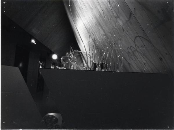 XV Triennale - Sezione del lavoro artigiano - Composizione in vetro soffiato "Vocabolario di un poeta" di Roberto Niederer